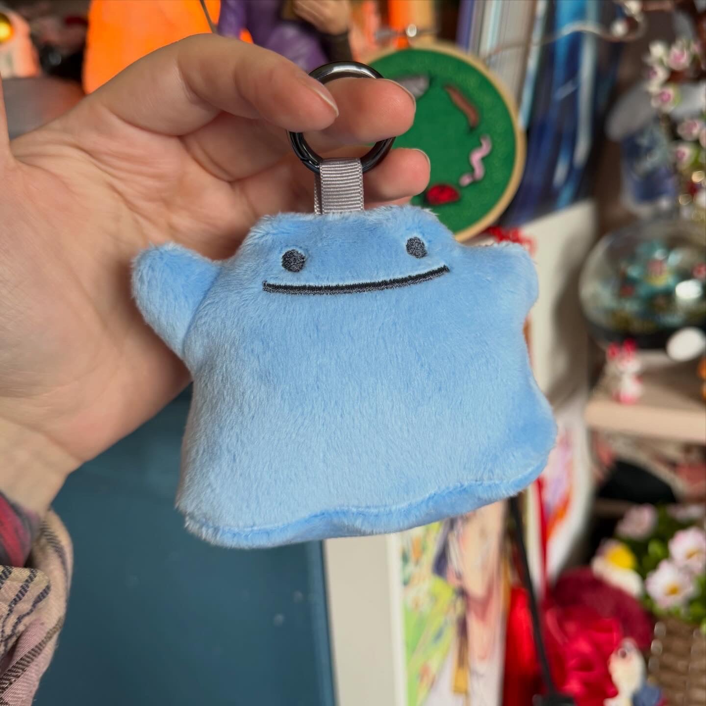 Transforming Blob Bag Charm